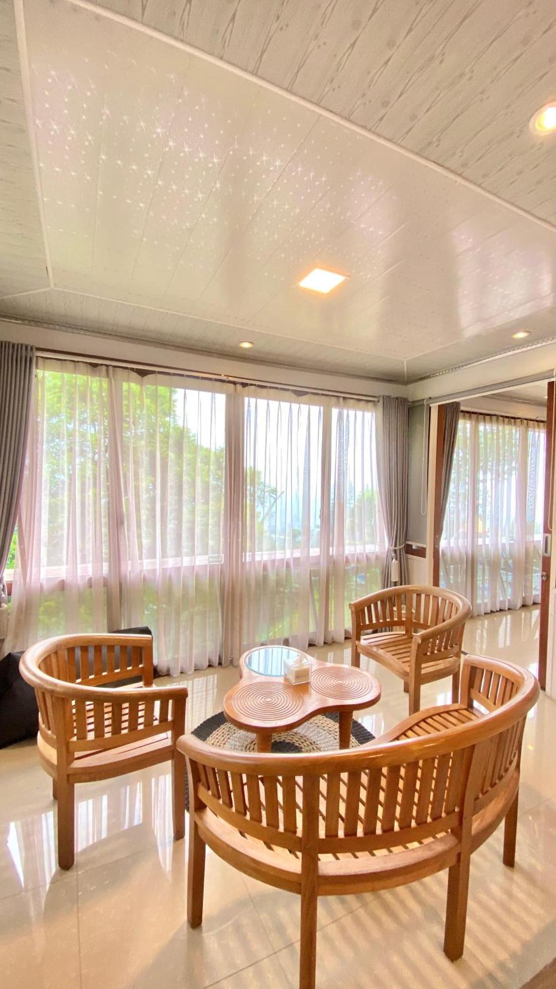 De Pointe Resort & Resto Campaka Exterior photo